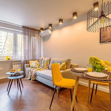 Bruna 2 - Charming Apartment By Noclegi Renters Warschau Buitenkant foto
